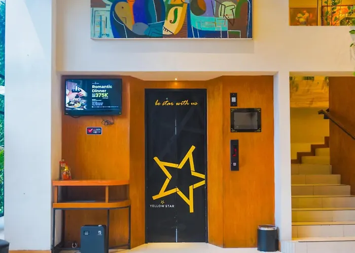 Yellow Star Ambarukmo Hotel