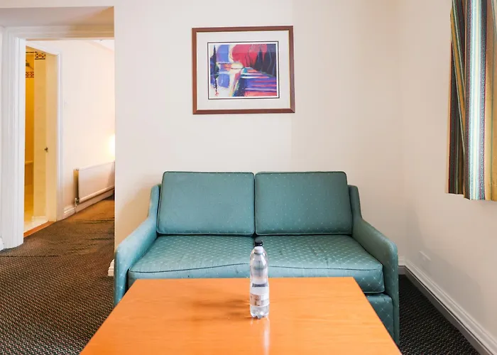 Tong Park Hotel
