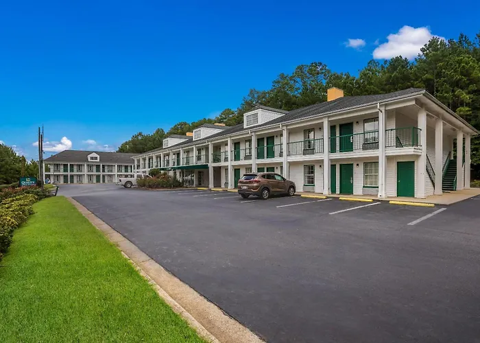 Quality Inn & Suites Greensboro Near Lake Oconee