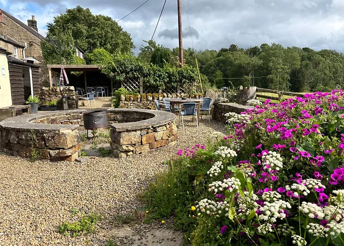 Hollybush Inn
