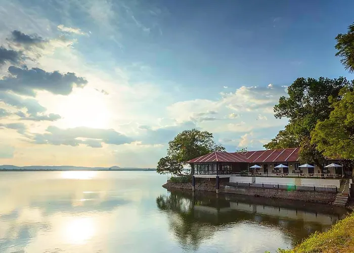 Ekho Lake House - From Colonial Bungalow To Royal Retreat