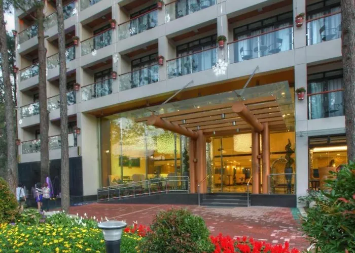 Le Monet Hotel