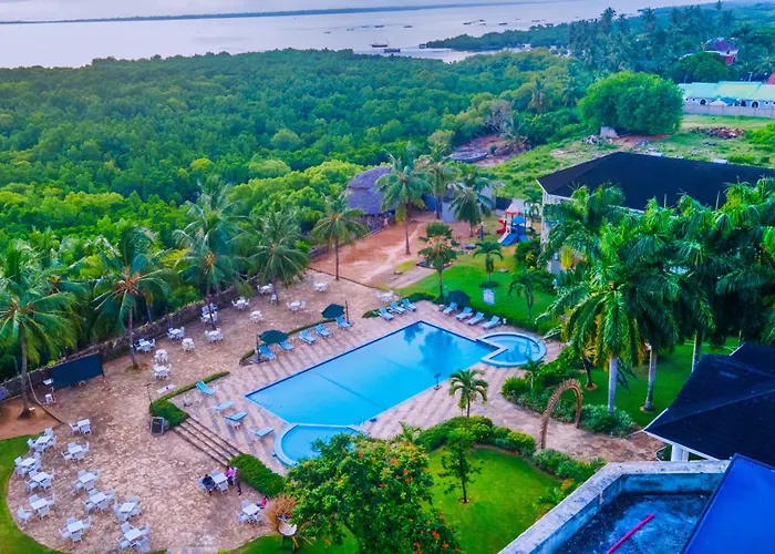 Tanga Beach Resort & Spa