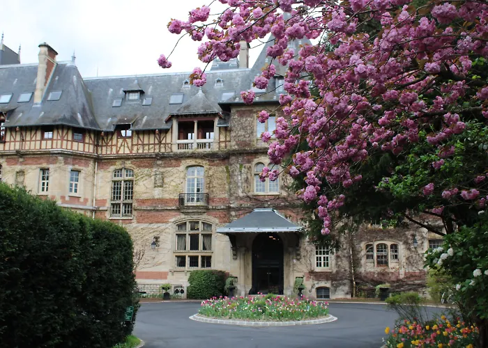 Chateau Jeanne & The Forest - Chateau De Montvillargenne Gouvieux