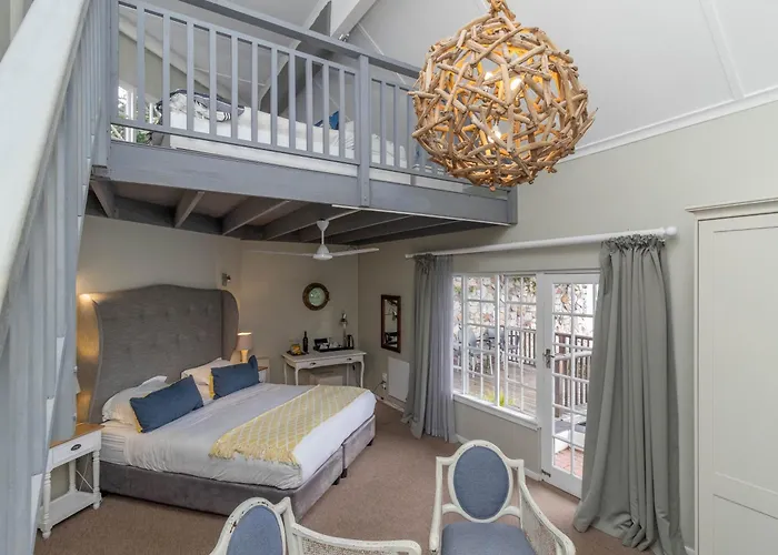 Whale Rock Luxury Lodge