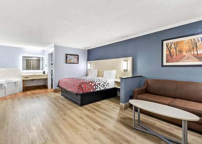 Econo Lodge Inn & Suites Cayce I-26 Airport