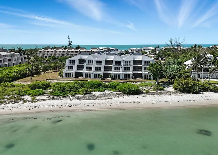 Lighthouse Resort & Club