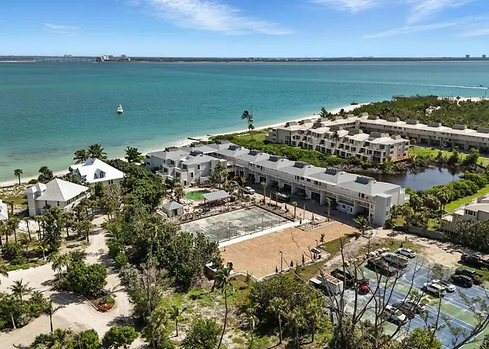 Lighthouse Resort & Club