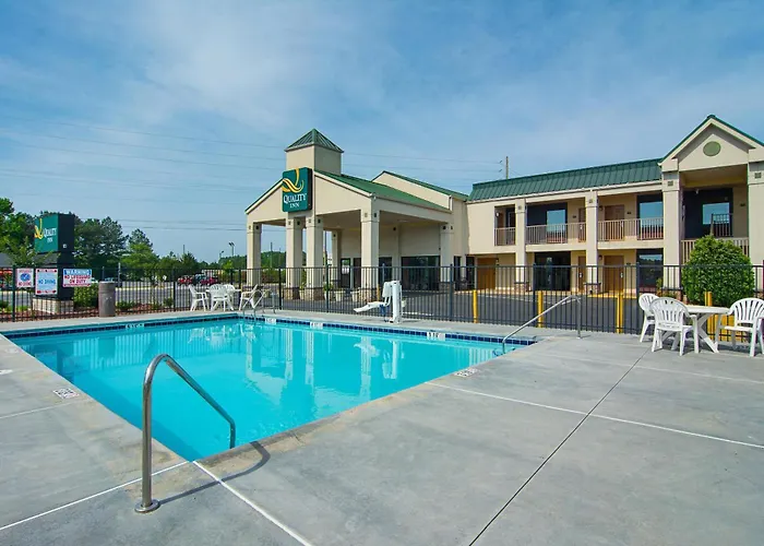 Quality Inn Calhoun North I-75