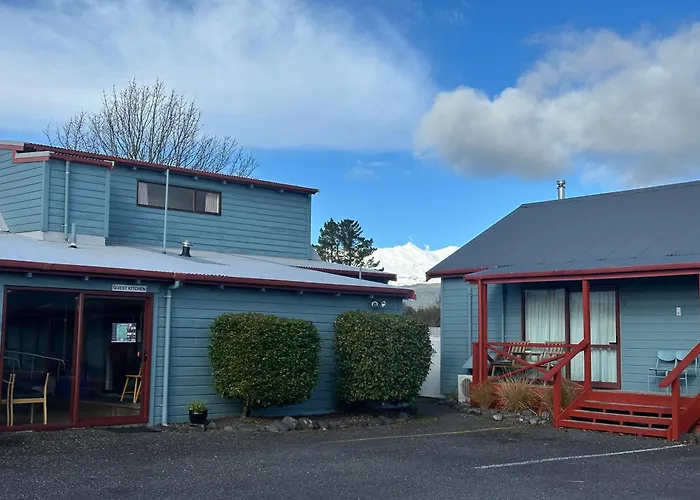 Adventure Lodge And Motels And Tongariro Crossing Track Transport