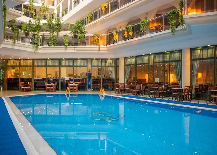 L'Ancora Beach Hotel