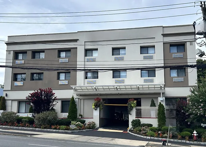 Best Western Roslyn-Long Island Hotel