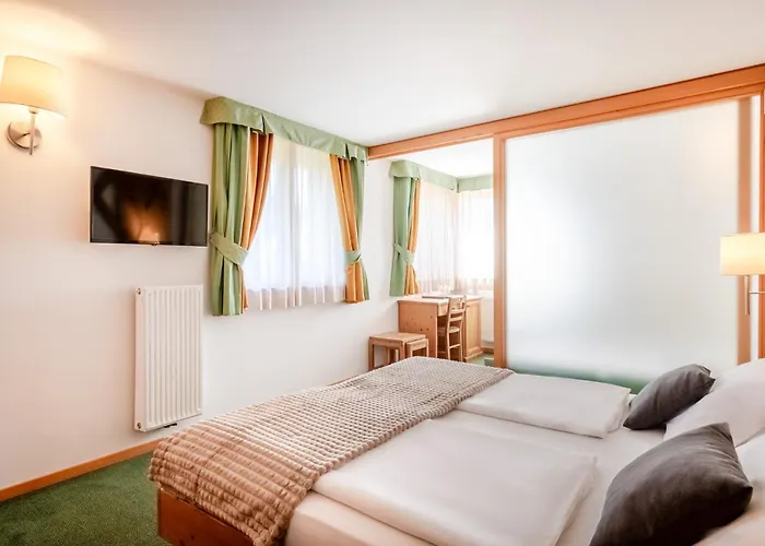 Alpine Mugon Hotel Vason