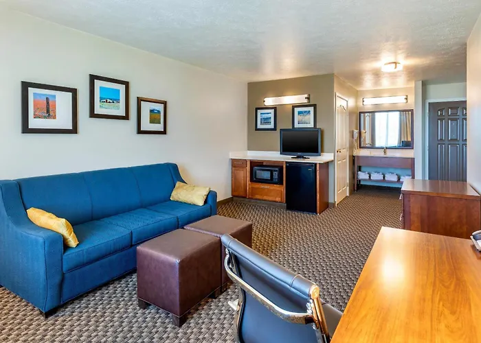 Comfort Inn & Suites Lancaster Antelope Valley