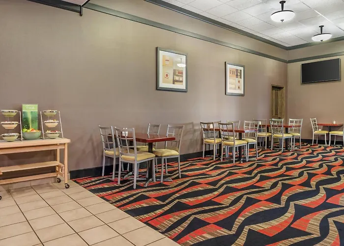 Quality Inn & Suites Next To The Casino Ceresco
