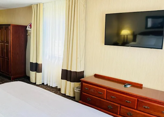 Quality Inn Marshall Near University