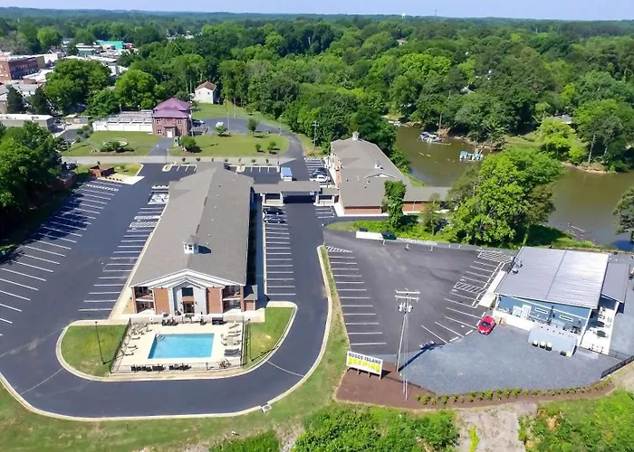 Clarion Pointe On The Lake Clarksville-South Hill West
