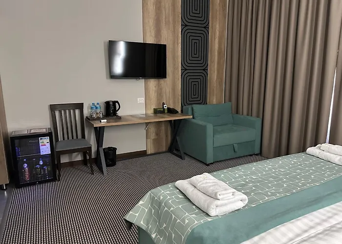 Grand Way Hotel Taras