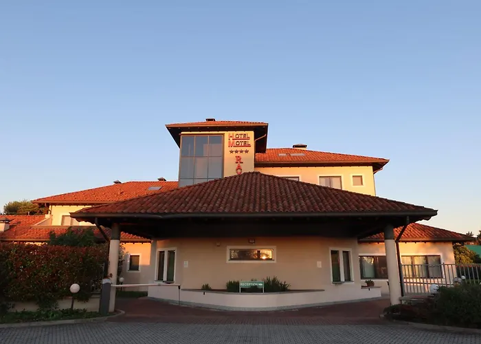 Raya Hotel