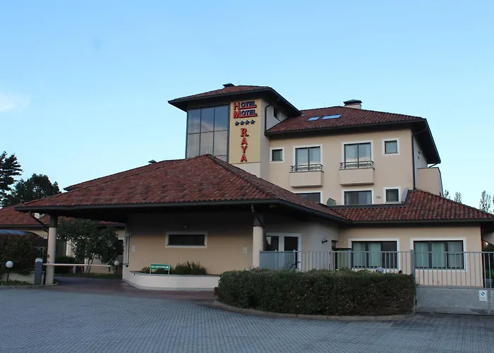 Raya Hotel