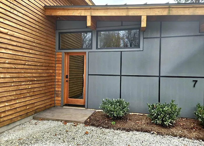 Piedmont Grove Lodging