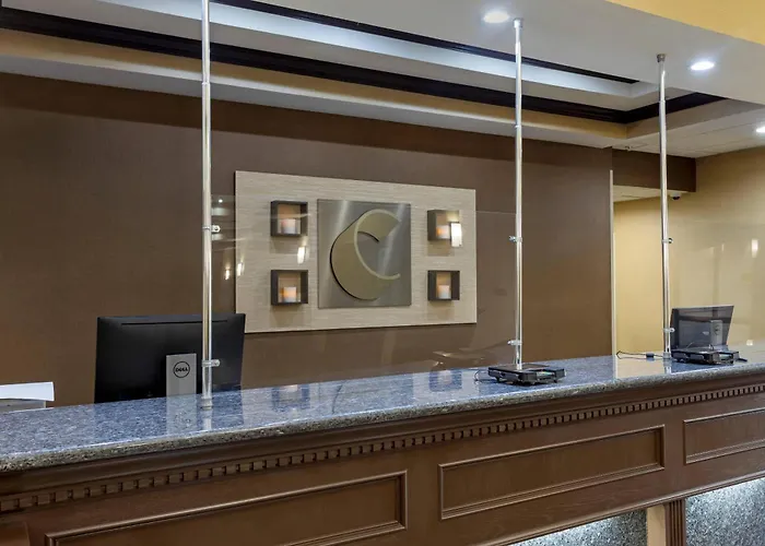 Comfort Inn & Suites Mccain Mall