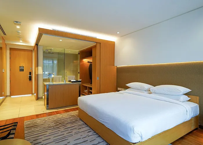 Blvd Club - Near Bengaluru Airport Hotel Settahalasur