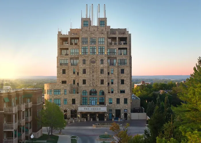 Oread Lawrence, Tapestry Collection By Hilton