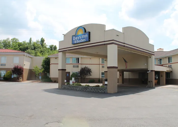 Days Inn & Suites By Wyndham Bridgeport - Clarksburg