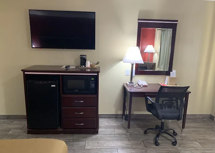 Super 8 By Wyndham Mesa Downtown Near Convention Center Hotel