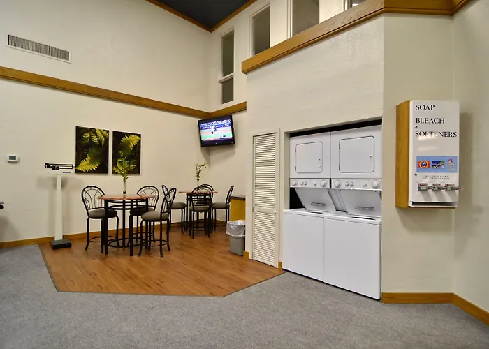 Greenstay Hotel & Suites Central