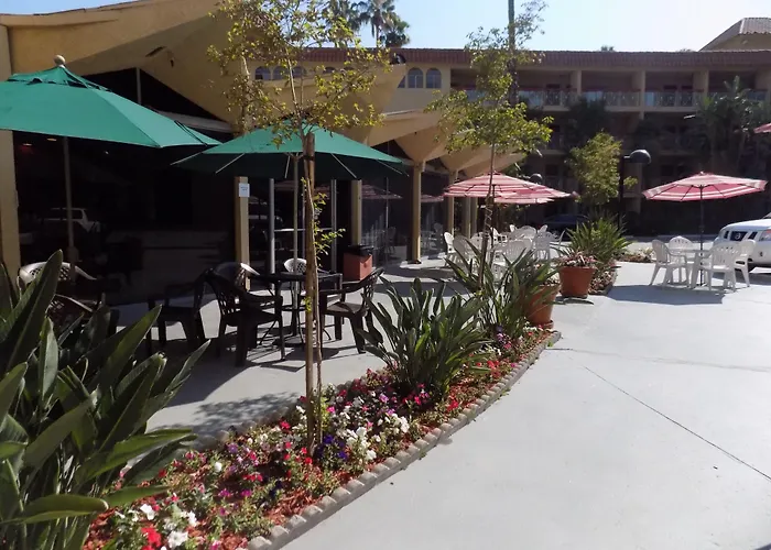 Ramada By Wyndham Burbank Airport