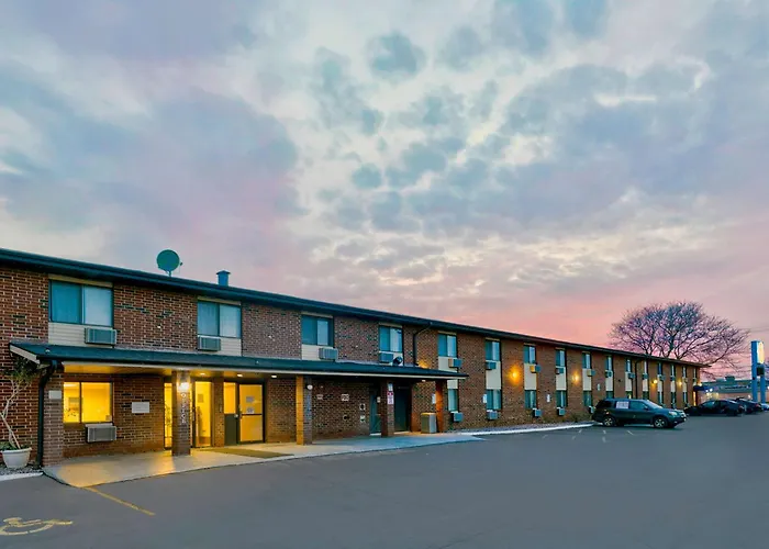 Motel 6-Oak Creek, Wi