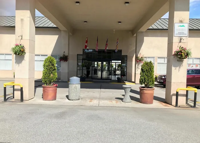 Powell River Town Centre Hotel