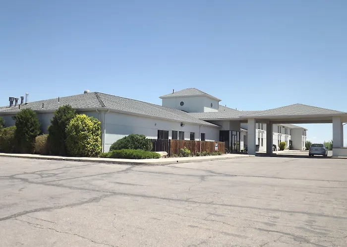Rodeway Inn & Suites