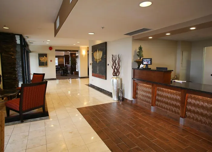 Red Lion Inn & Suites , Governor