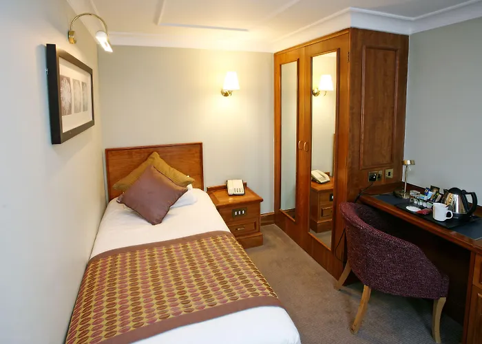Best Western Plus Pinewood Hotel, Manchester Airport South Handforth
