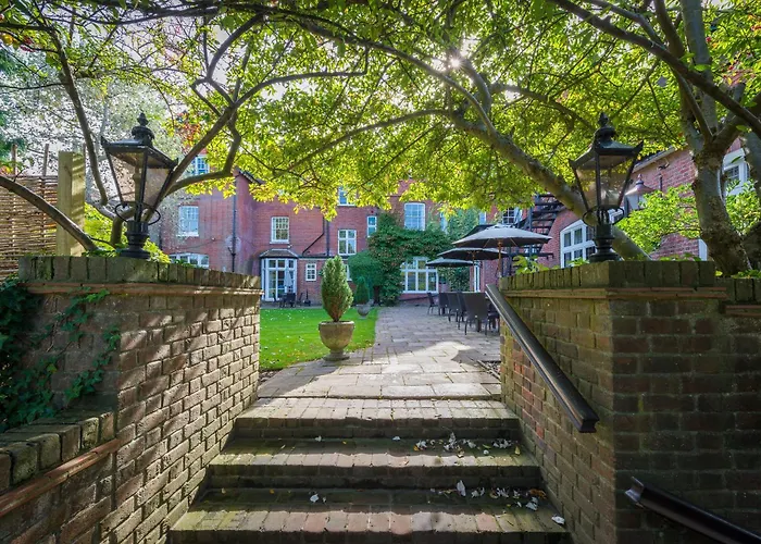 Crown Manor House