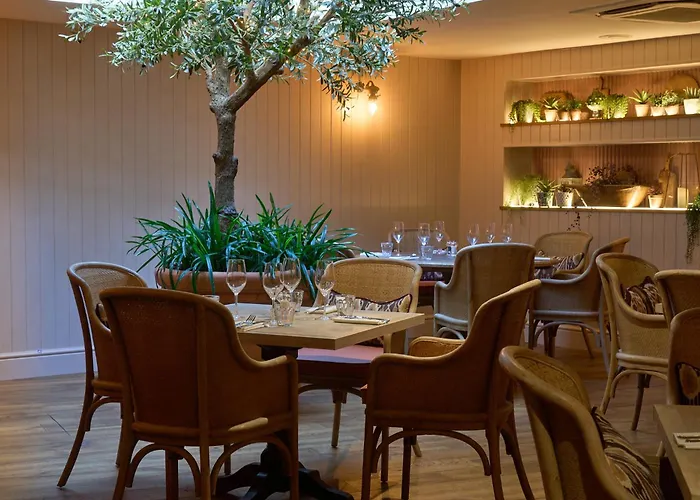 The White Horse - A Heartwood Inn Dorking
