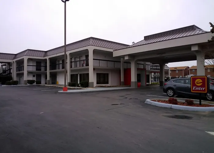 Clarion Near University