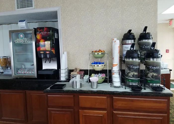 Quality Suites Paducah I-24