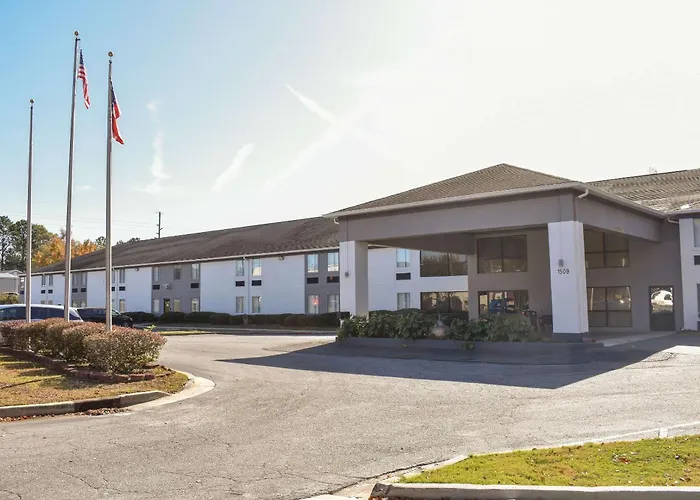 Clarion Pointe - Lyons West
