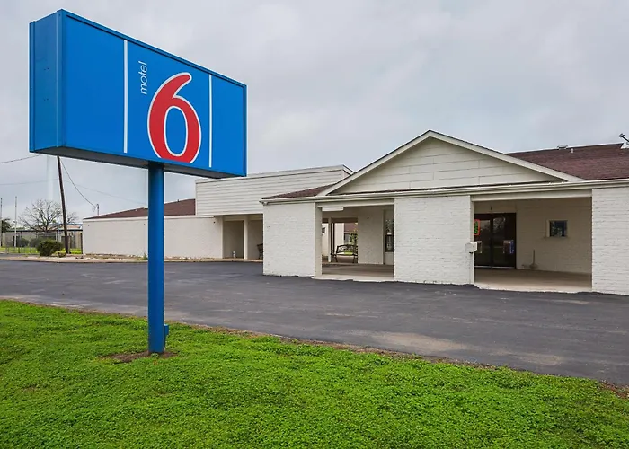 Motel 6-Madisonville, Tx