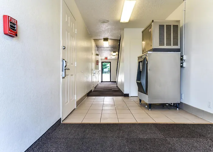 Motel 6-Saint Joseph, Mo