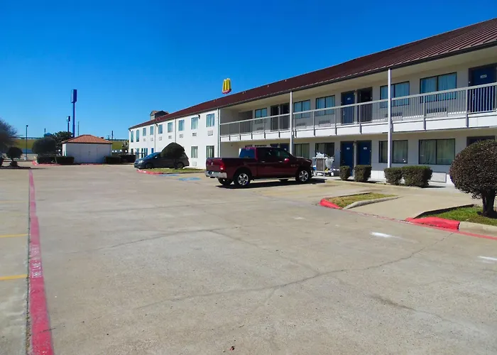 Motel 6-Ennis, Tx