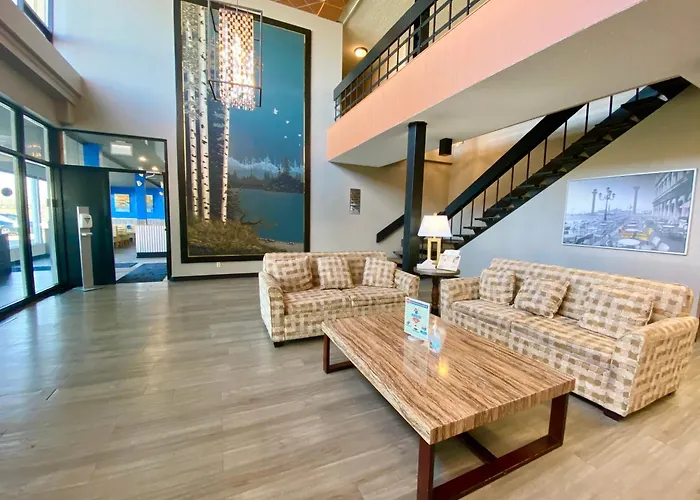 Ramada By Wyndham Whitecourt