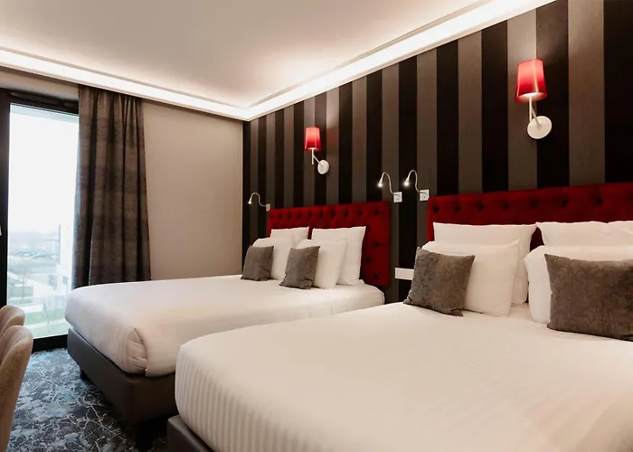 Hotel Dali Val D'Europe, Tapestry Collection By Hilton Chanteloup En Brie
