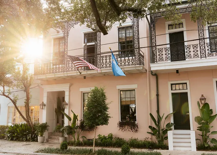 Garden District Hotel