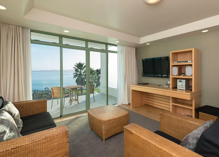Paihia Beach Resort & Spa Hotel