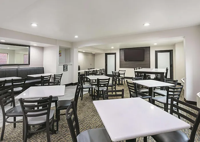 La Quinta By Wyndham Minneapolis Northwest